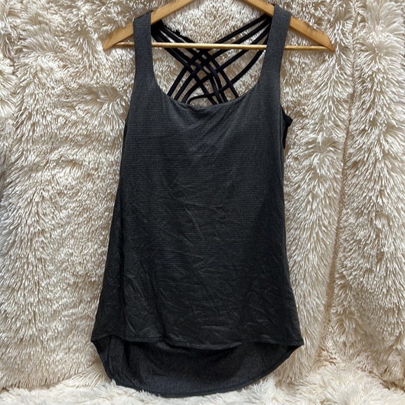 Lululemon work out top size 10 w/ build in bra & removable cup inserts - stripe - Picture 4 of 16